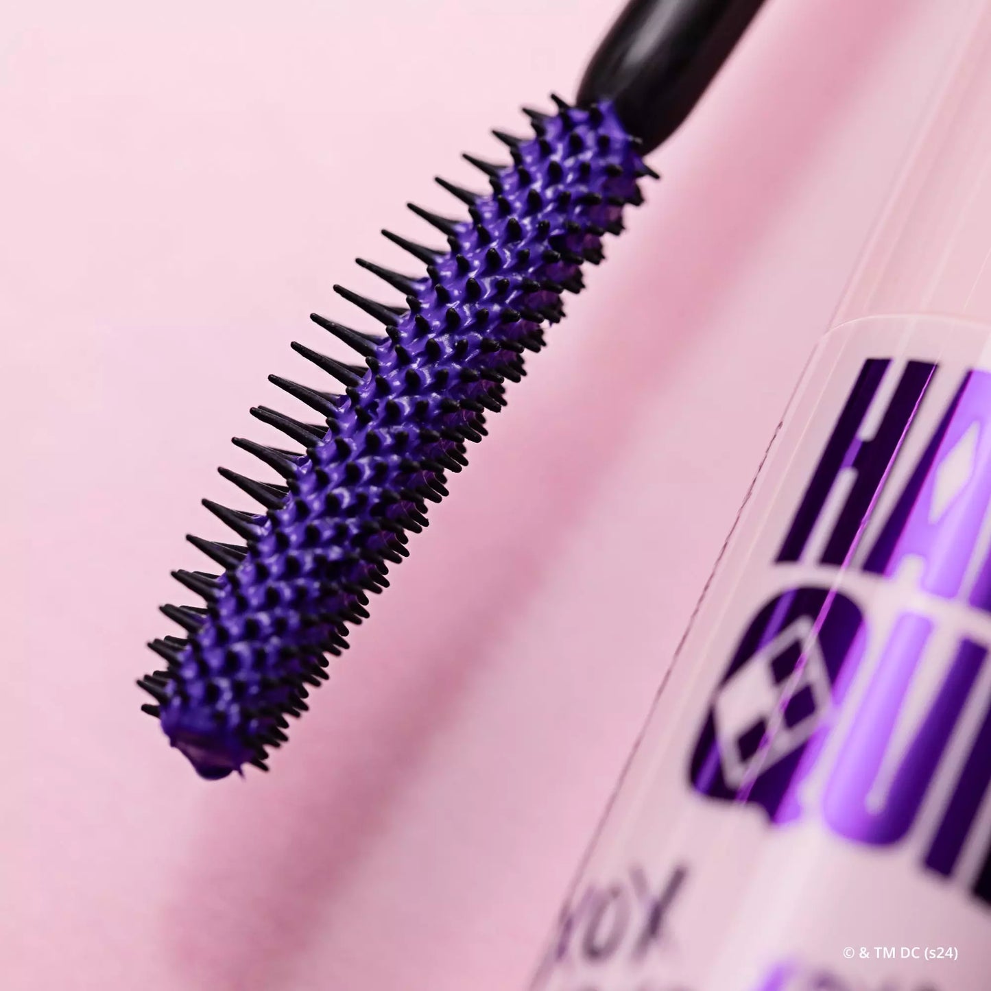 Essence Harley Quinn Colored Mascara purple 12ml - sheesha