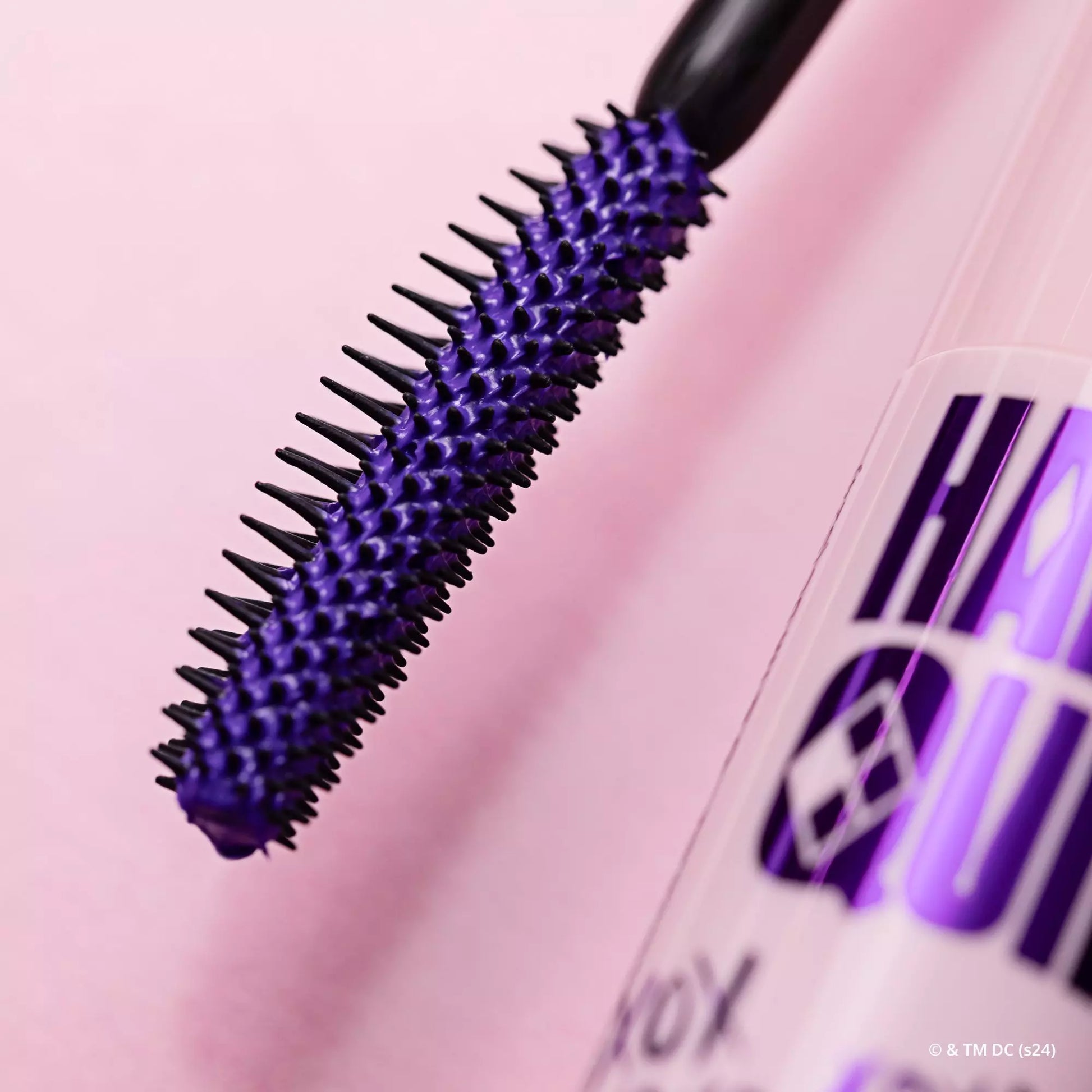 Essence Harley Quinn Colored Mascara purple 12ml - sheesha