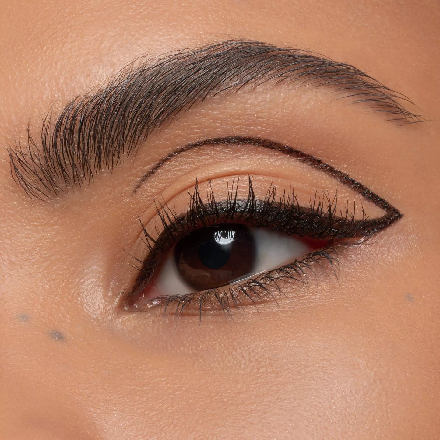 Essence Eyeliner Pen Extra Long lasting 24h - sheesha